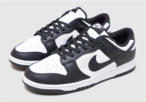 black Nike shoes dunk low